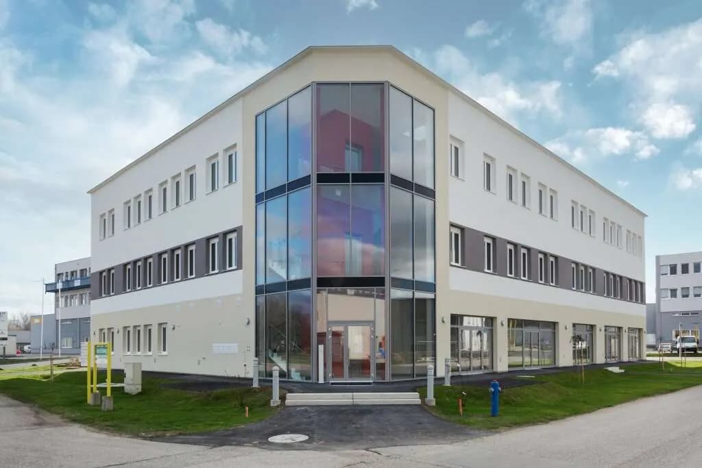 1-Zimmer-Gewerbeimmobilie mieten in Baden – 40 m², € 533