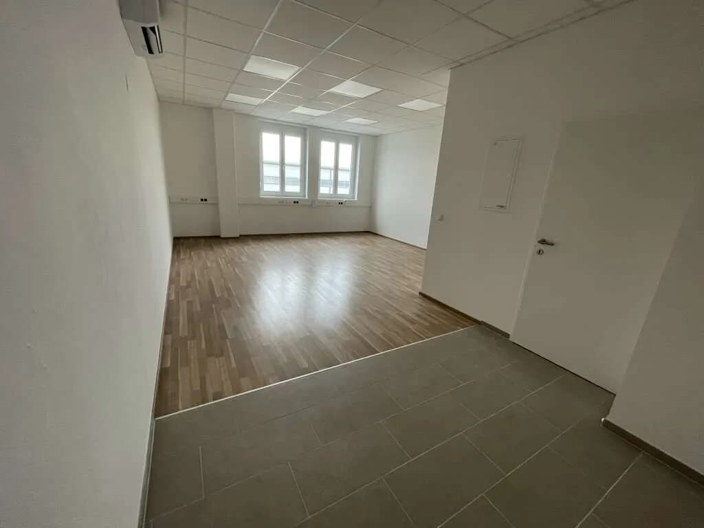 1-Zimmer-Gewerbeimmobilie mieten in Baden – 40 m², € 533 – Bild 3 von 6