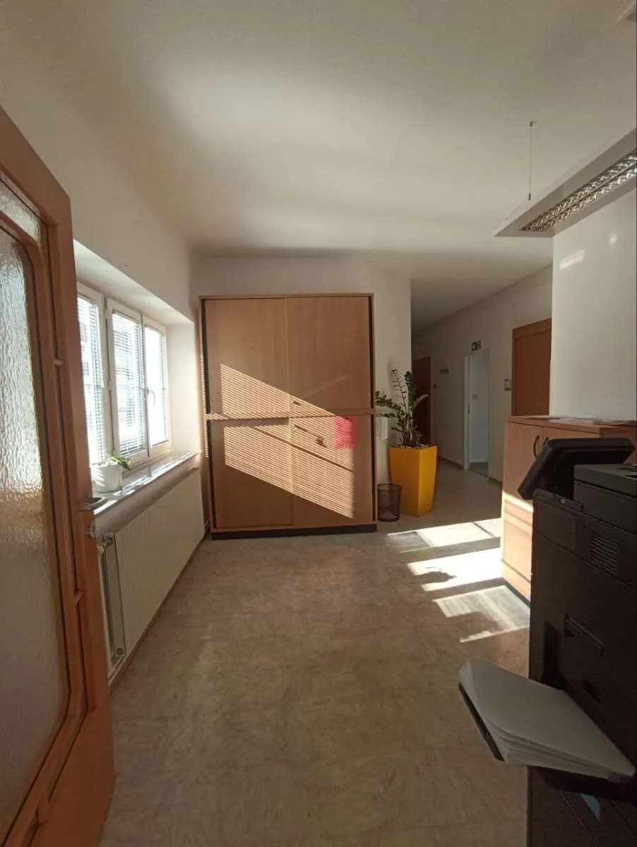 9-Zimmer-Haus kaufen in Neunkirchen – 235 m², € 425.000 – Bild 10 von 33