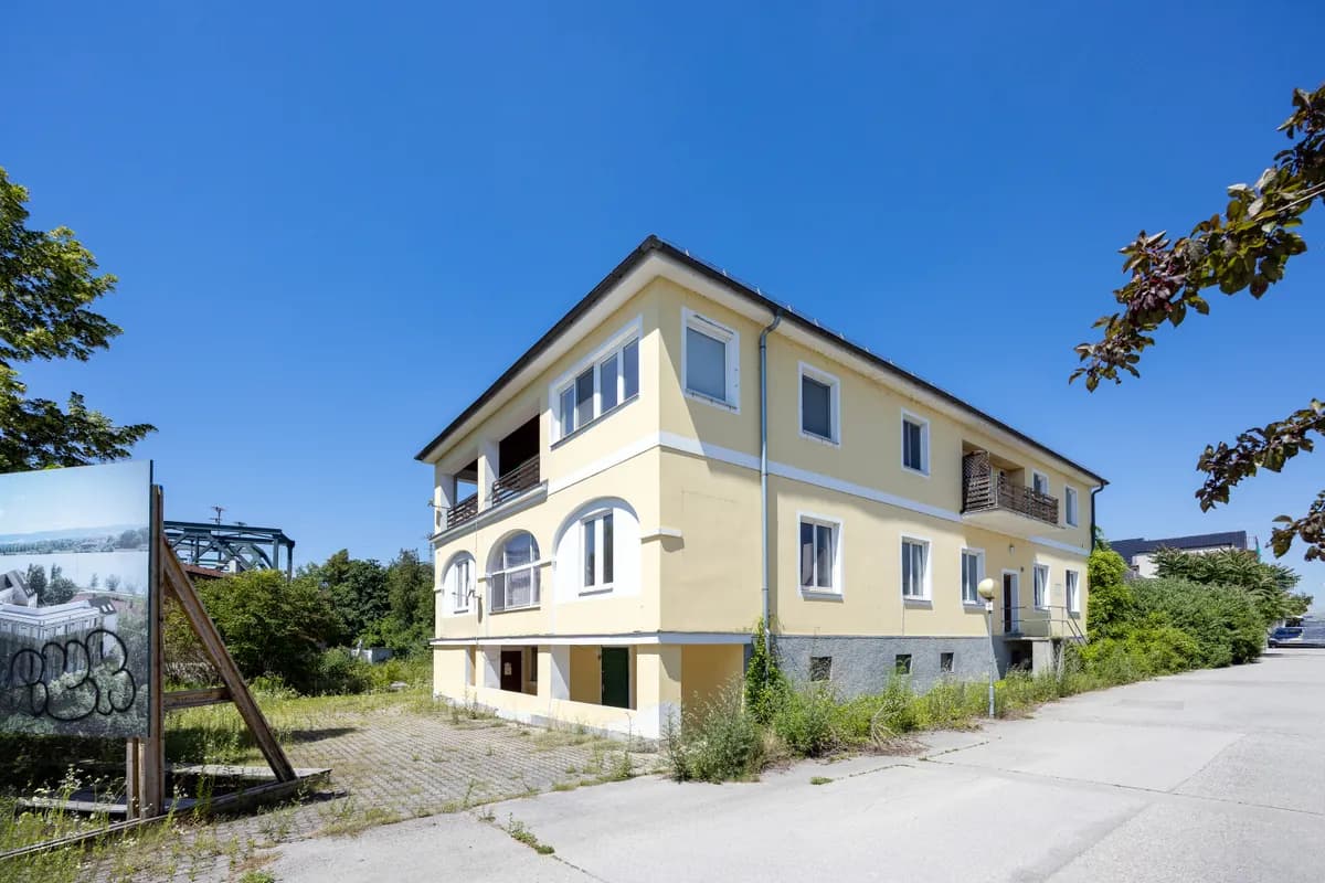 Grundstück kaufen in Tulln – 2 100 m², € 1.300.000
