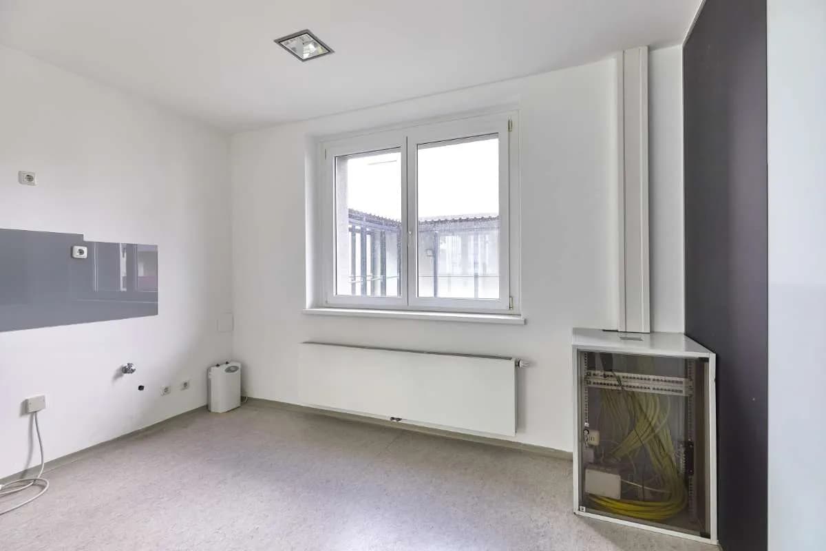 1-Zimmer-Gewerbeimmobilie mieten in Steyr – 111 m², € 1.231 – Bild 7 von 11