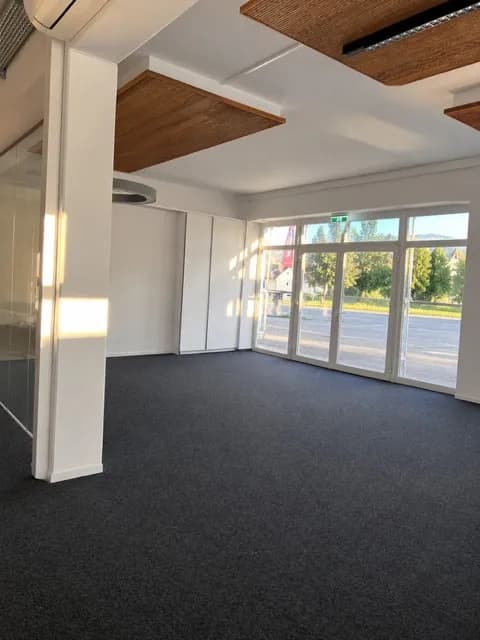 4-Zimmer-Gewerbeimmobilie mieten in Salzburg-Umgebung – 168 m², € 1.800
