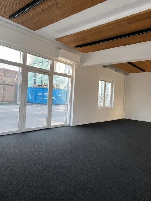 4-Zimmer-Gewerbeimmobilie mieten in Salzburg-Umgebung – 168 m², € 1.800 – Bild 3 von 5
