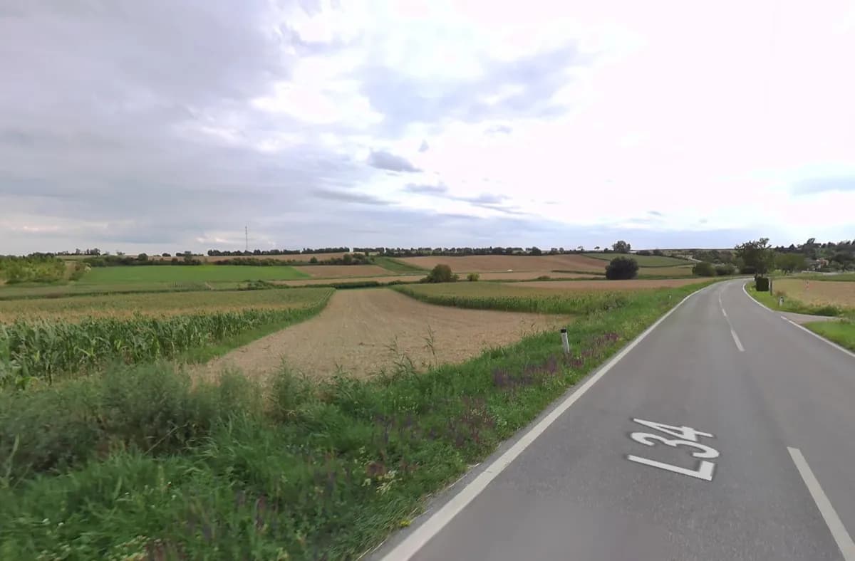 Immobilie kaufen in Mistelbach – 23 892 m², € 100.000 – Bild 3 von 3