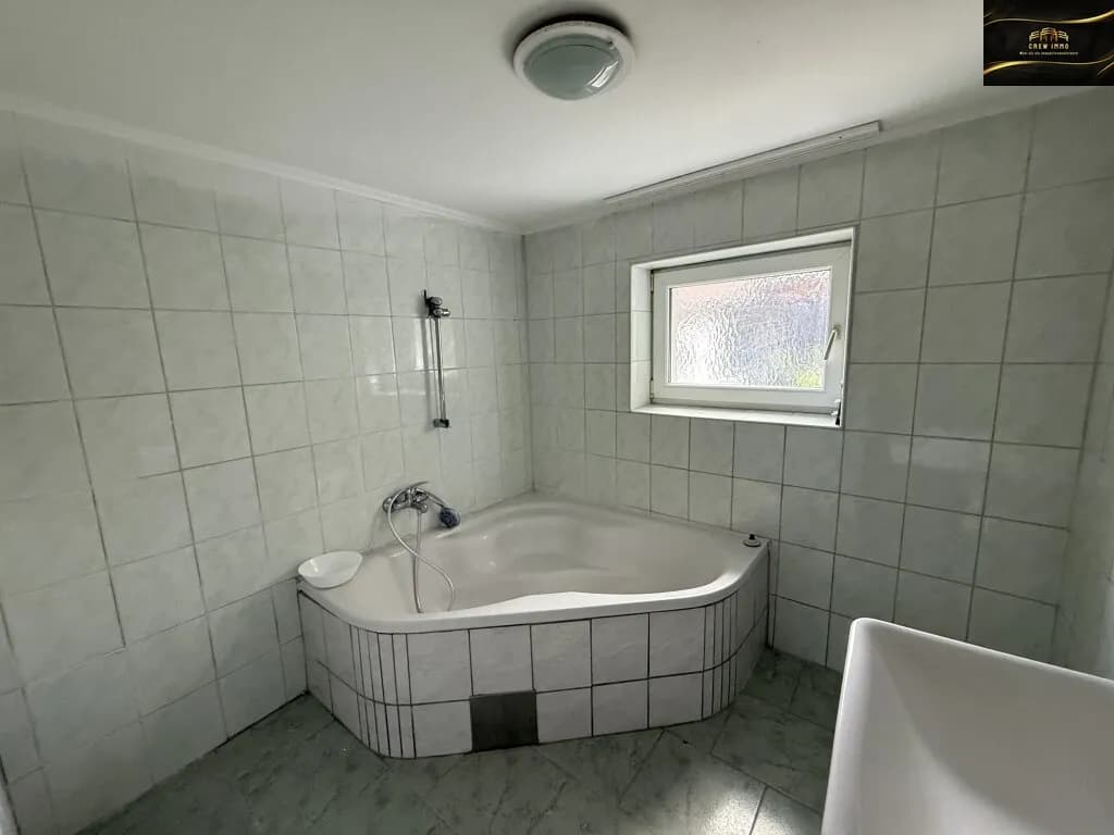 7-Zimmer-Gewerbeimmobilie kaufen in Neunkirchen – 223,77 m², € 249.000 – Bild 7 von 9
