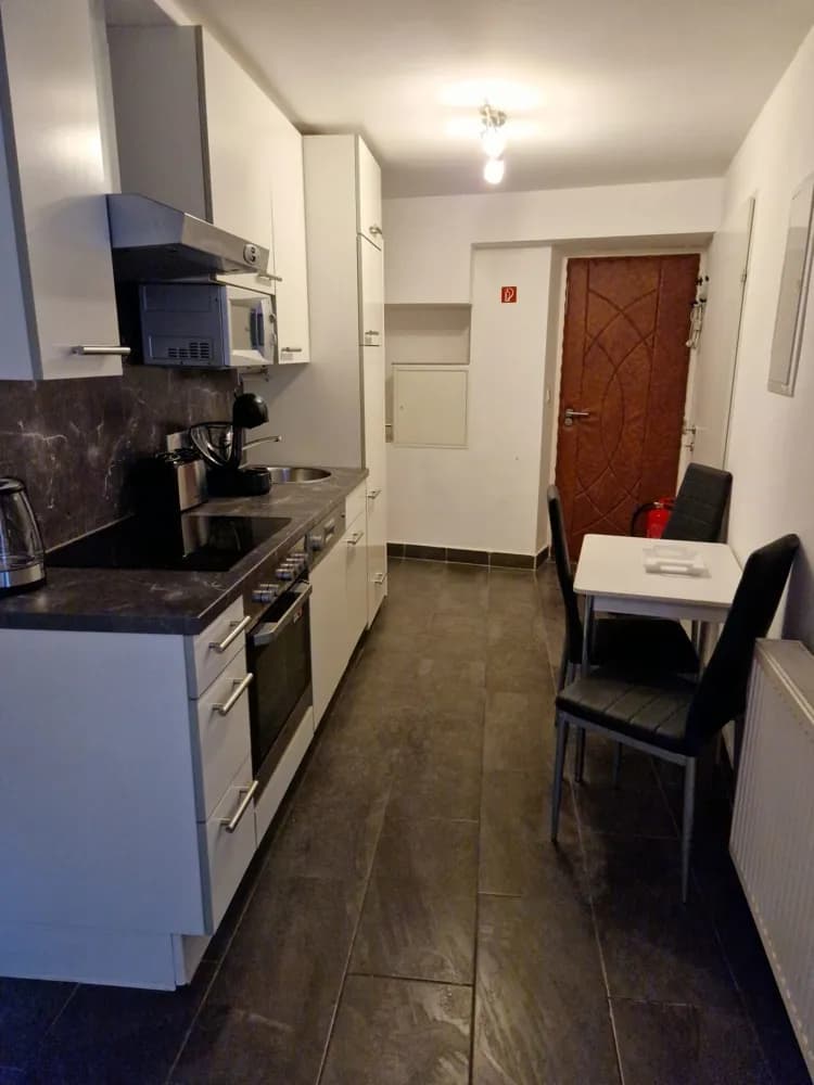 Gewerbeimmobilie mieten in Mödling – 47 m², € 1.317 – Bild 2 von 12