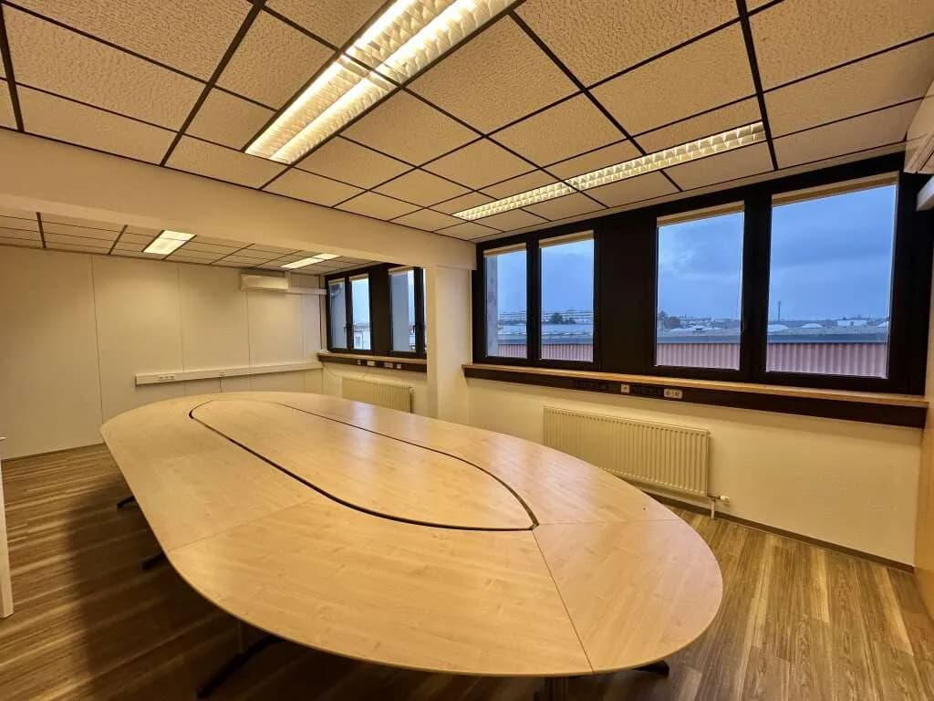 Gewerbeimmobilie mieten in Mödling – 300 m², € 4.140