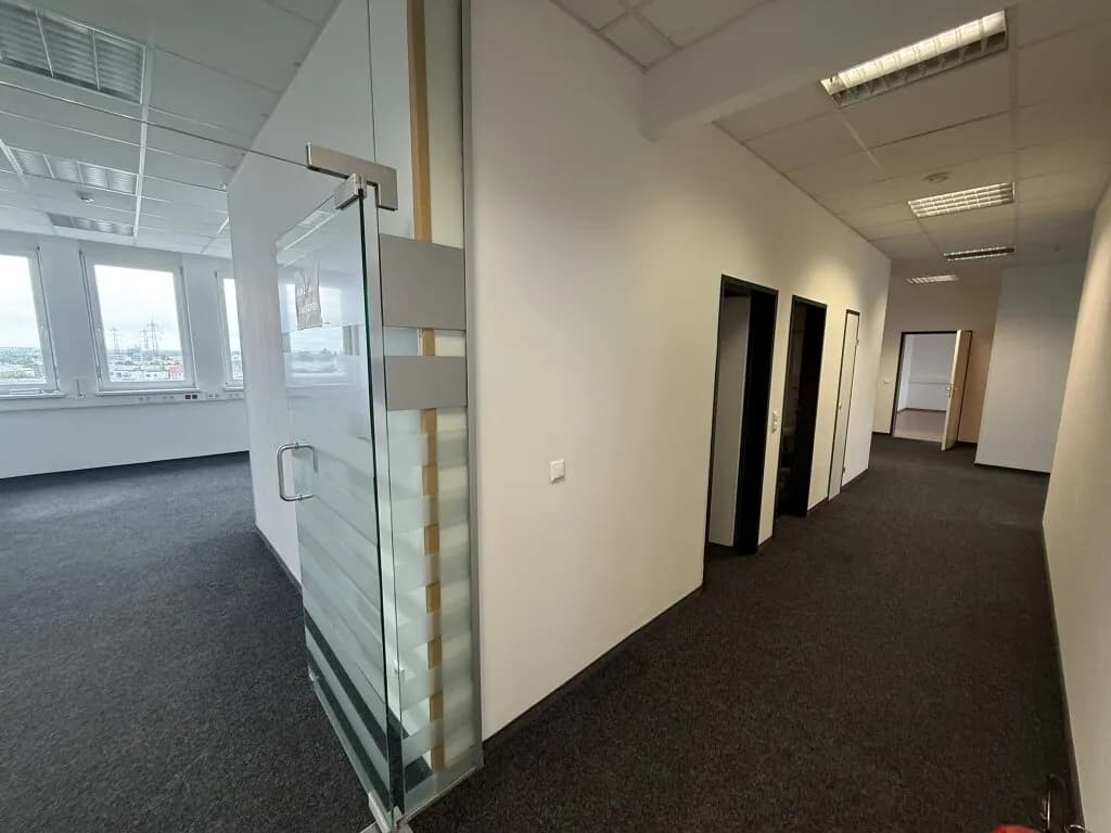 6-Zimmer-Gewerbeimmobilie mieten in Mödling – 323 m², € 4.137 – Bild 5 von 17