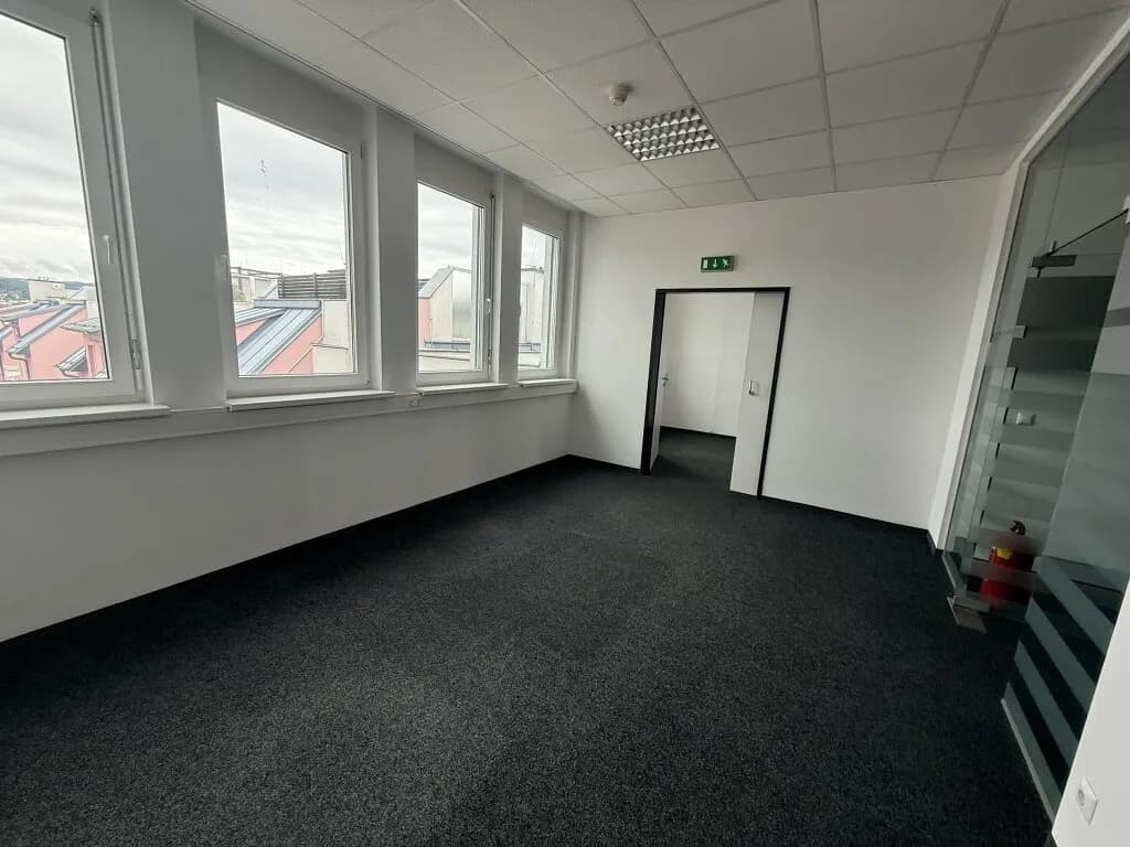 6-Zimmer-Gewerbeimmobilie mieten in Mödling – 323 m², € 4.137 – Bild 11 von 17