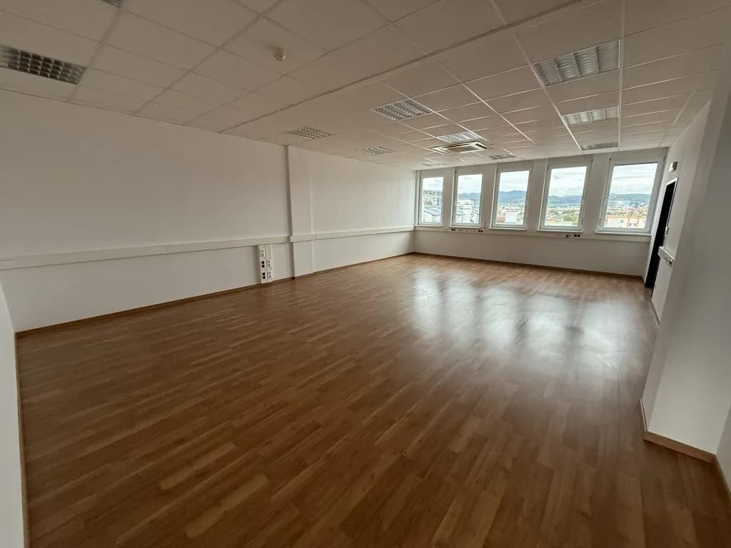 6-Zimmer-Gewerbeimmobilie mieten in Mödling – 323 m², € 4.137 – Bild 13 von 17