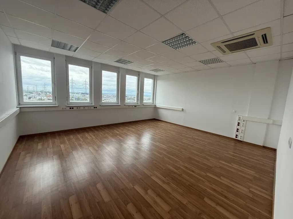 6-Zimmer-Gewerbeimmobilie mieten in Mödling – 323 m², € 4.137 – Bild 14 von 17