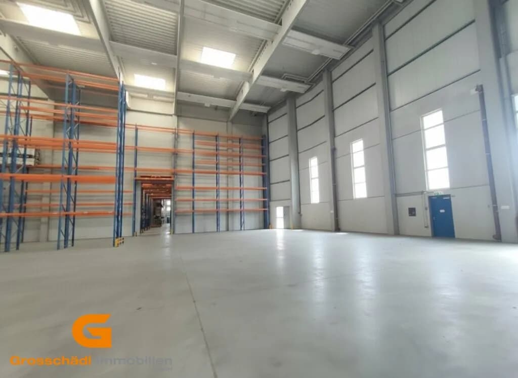 Gewerbeimmobilie mieten in Salzburg-Umgebung – 1 215 m², € 9.599
