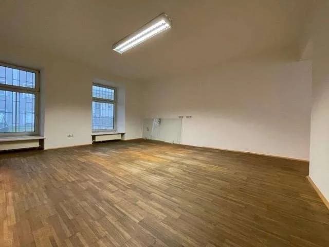 3-Zimmer-Gewerbeimmobilie mieten in Linz – 127 m², € 975 – Bild 3 von 10