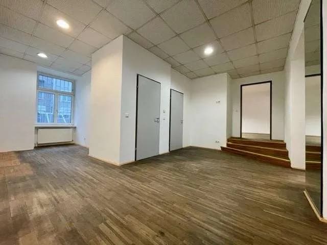 3-Zimmer-Gewerbeimmobilie mieten in Linz – 127 m², € 975 – Bild 4 von 10