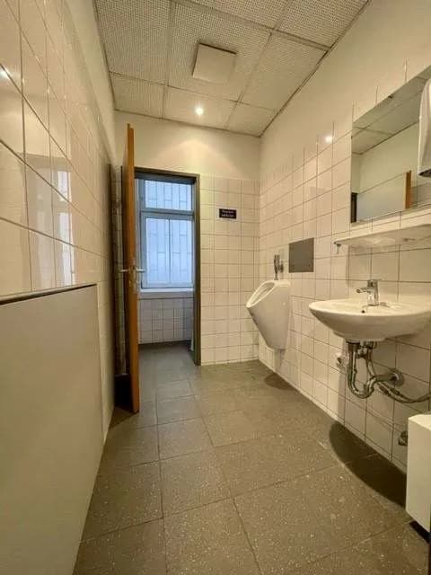 3-Zimmer-Gewerbeimmobilie mieten in Linz – 127 m², € 975 – Bild 7 von 10