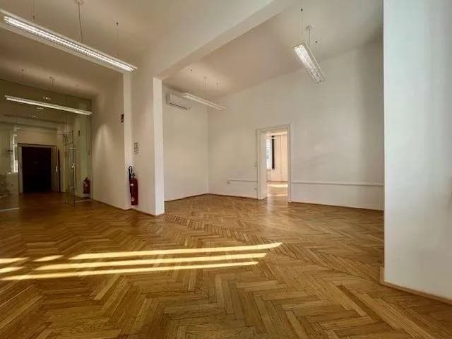 7-Zimmer-Gewerbeimmobilie mieten in Linz – 207 m², € 2.499 – Bild 4 von 12