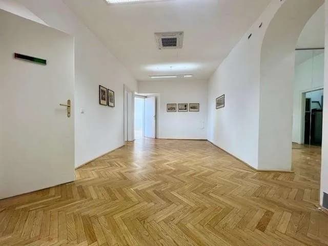 7-Zimmer-Gewerbeimmobilie mieten in Linz – 207 m², € 2.499 – Bild 10 von 12