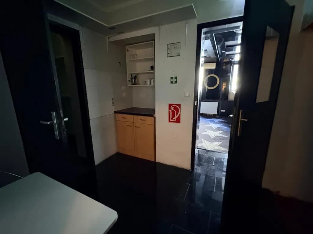 5-Zimmer-Gewerbeimmobilie mieten in Wien – 273,17 m², € 3.744 – Bild 5 von 29