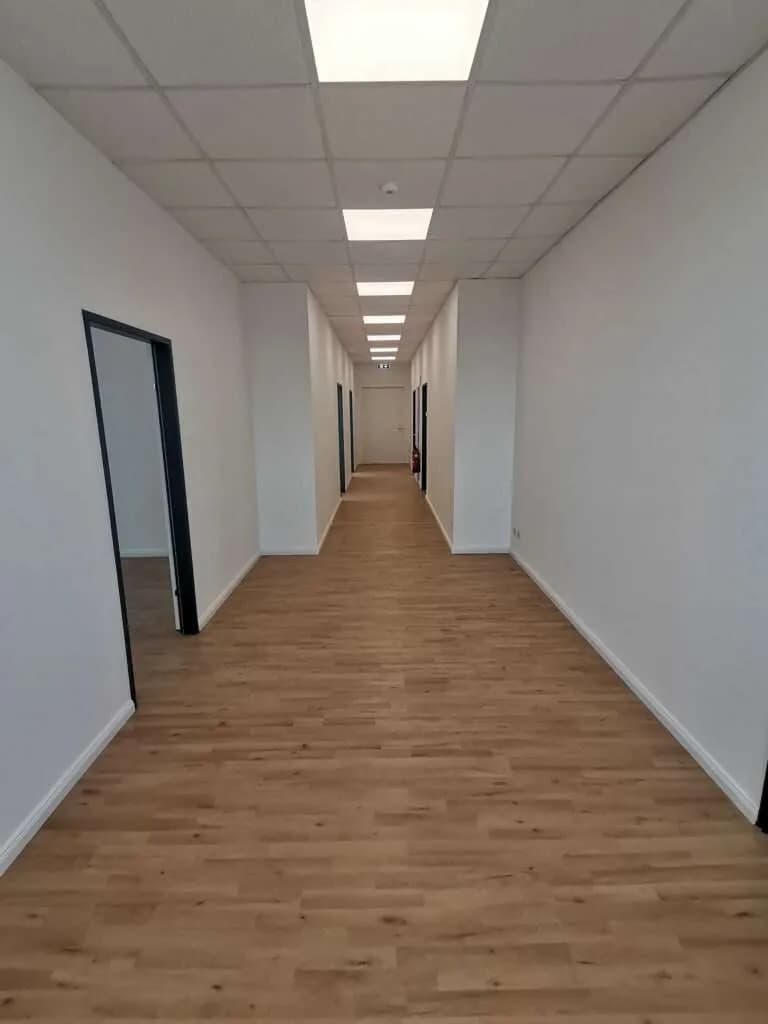 1-Zimmer-Gewerbeimmobilie mieten in Baden – 46 m², € 588 – Bild 4 von 6