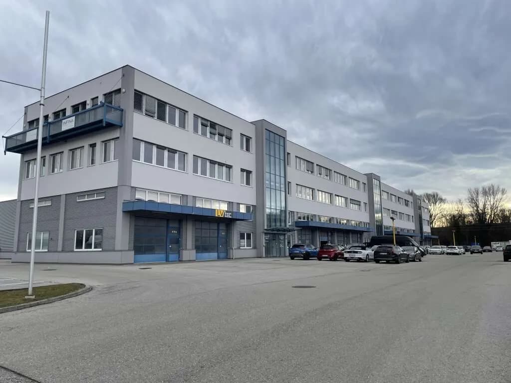 1-Zimmer-Gewerbeimmobilie mieten in Baden – 66 m², € 839