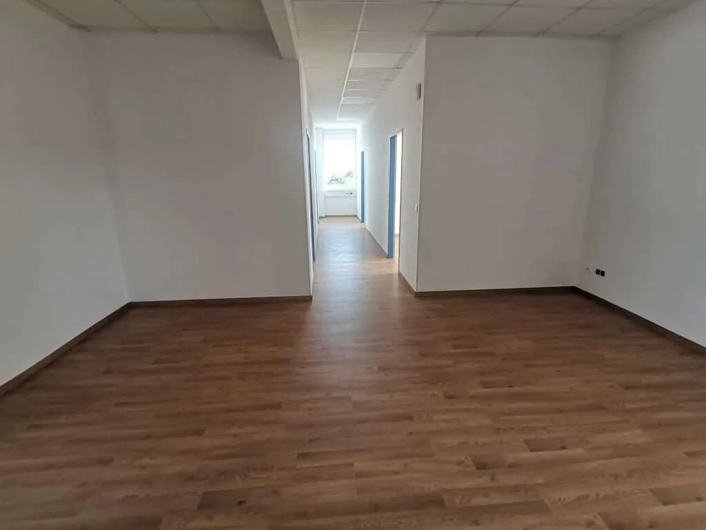 1-Zimmer-Gewerbeimmobilie mieten in Baden – 66 m², € 839 – Bild 4 von 9