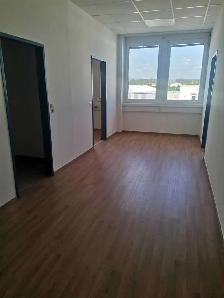 1-Zimmer-Gewerbeimmobilie mieten in Baden – 66 m², € 839 – Bild 6 von 9