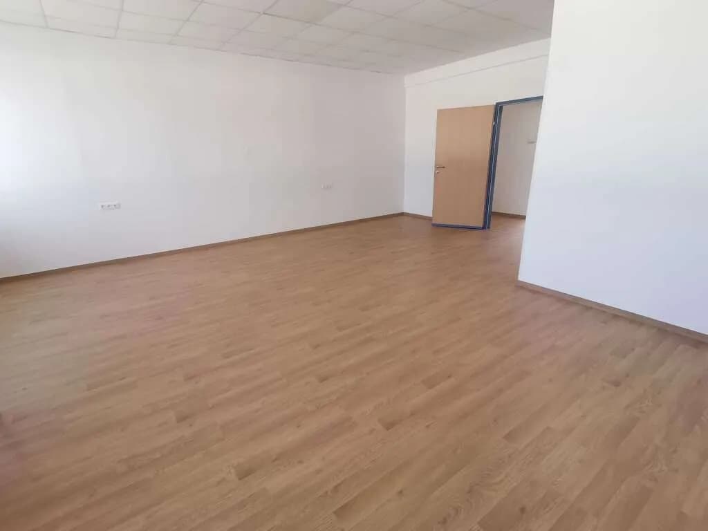 1-Zimmer-Gewerbeimmobilie mieten in Baden – 66 m², € 839 – Bild 8 von 9
