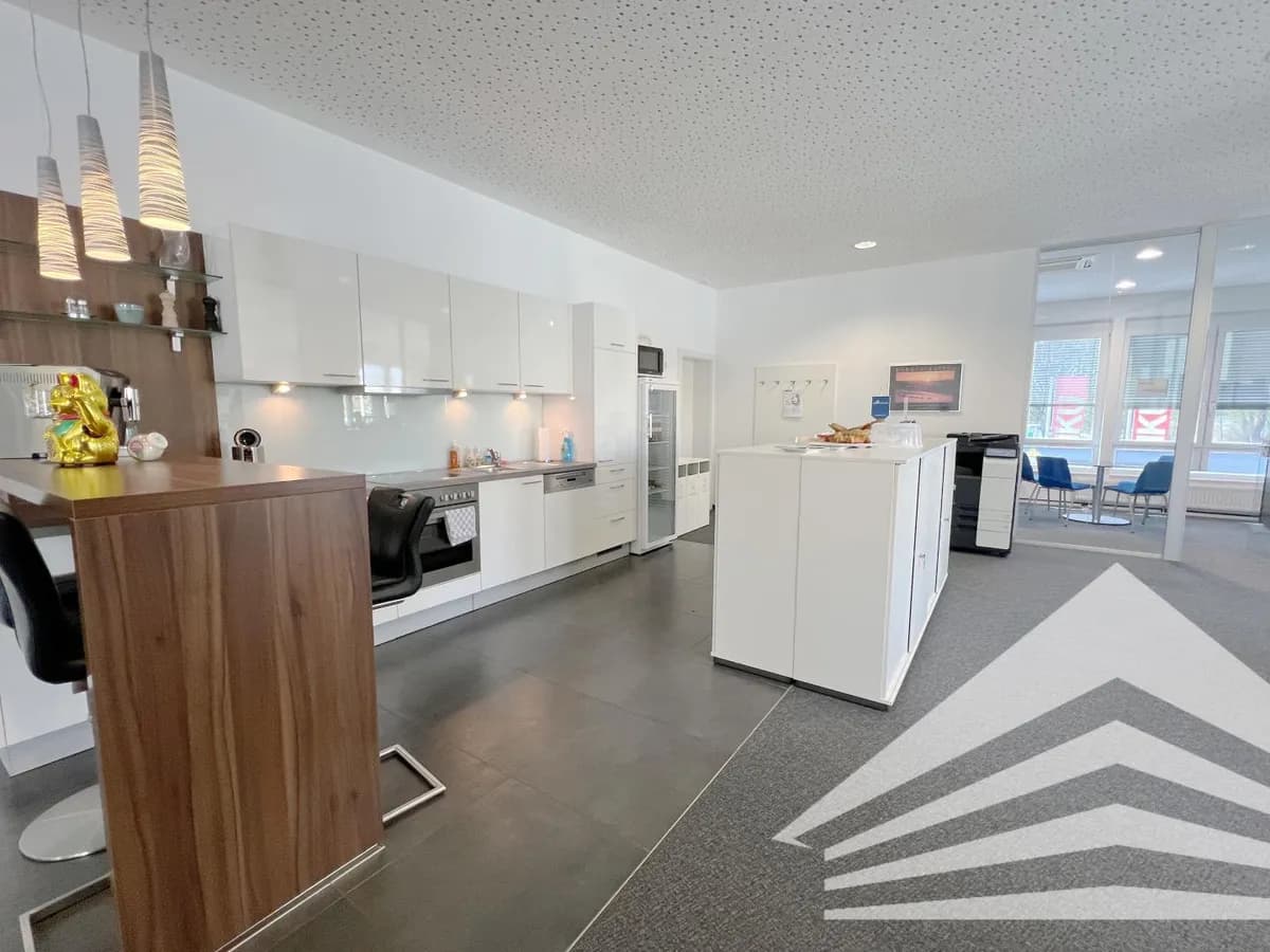 6-Zimmer-Gewerbeimmobilie mieten in Linz – 317 m², € 4.948 – Bild 5 von 10