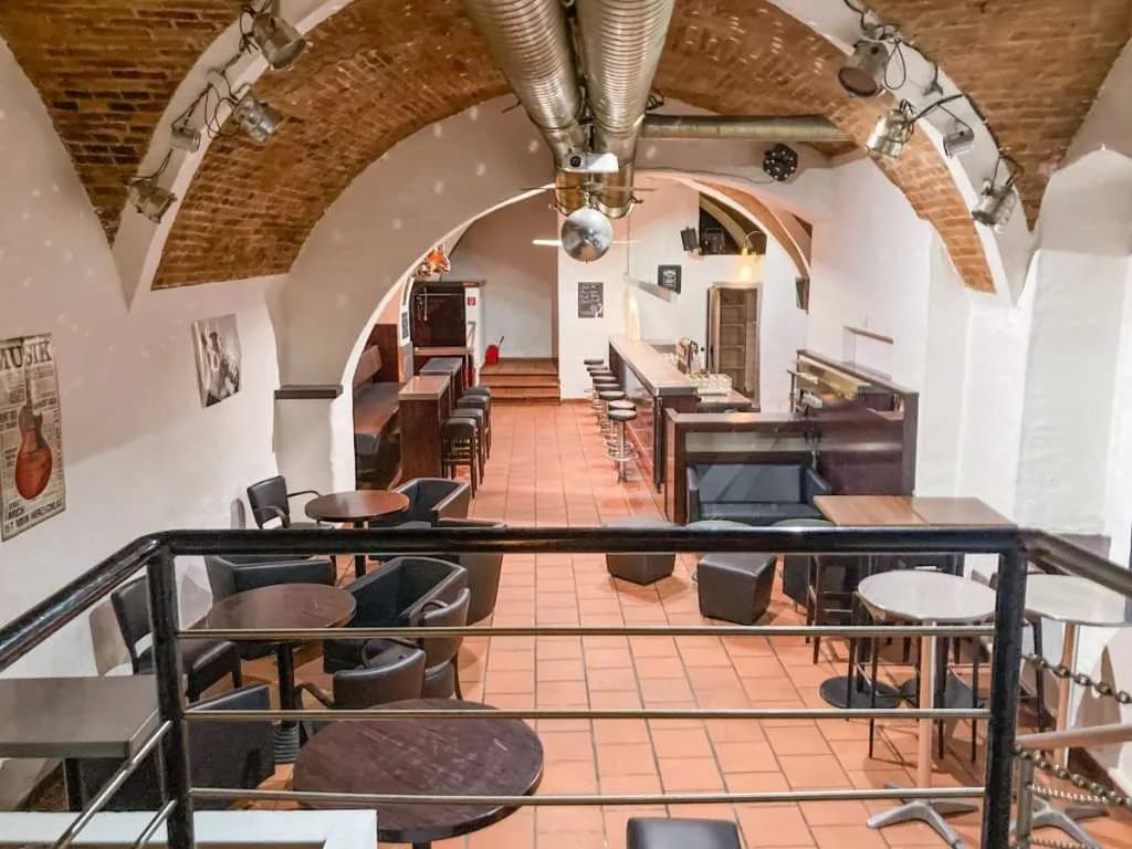 Gewerbeimmobilie mieten in Wiener Neustadt – 122 m², € 1.240 – Bild 2 von 8