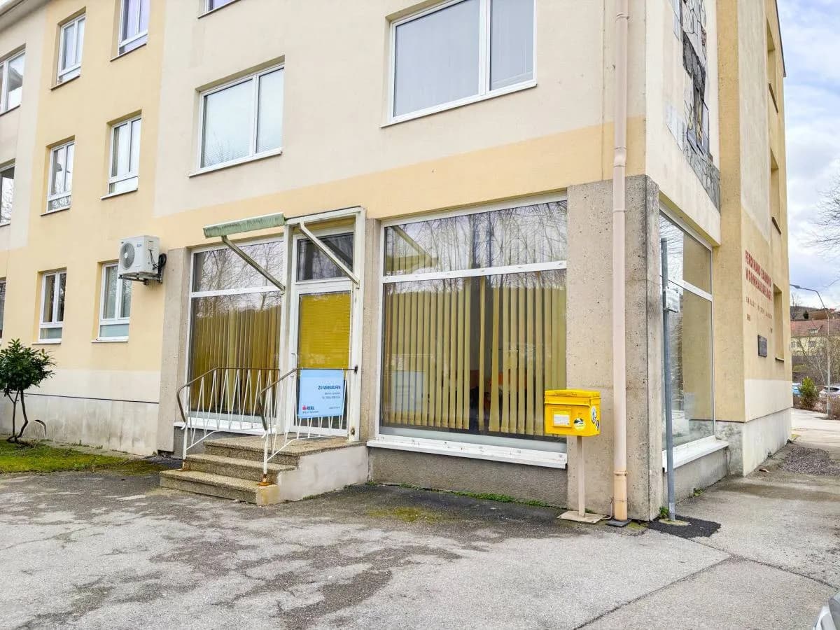 Gewerbeimmobilie kaufen in Baden – 60 m², € 73.000