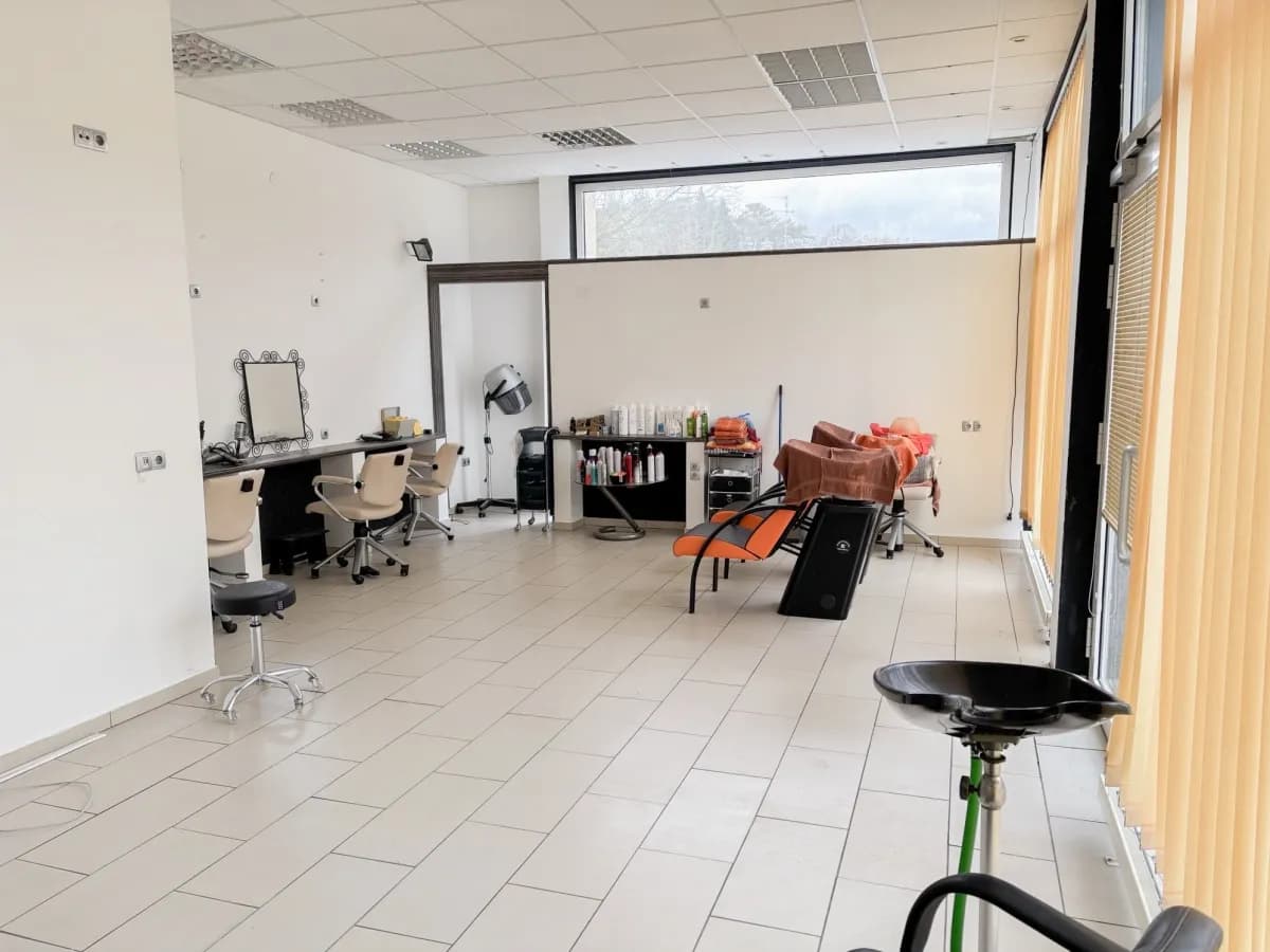 Gewerbeimmobilie kaufen in Baden – 60 m², € 73.000 – Bild 4 von 6