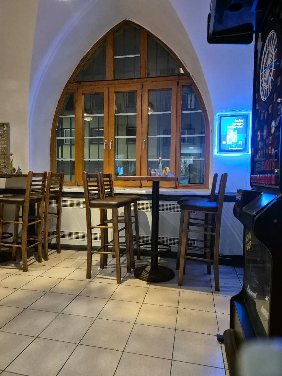 7-Zimmer-Gewerbeimmobilie mieten in Wien – 200 m², € 1.980 – Bild 4 von 6
