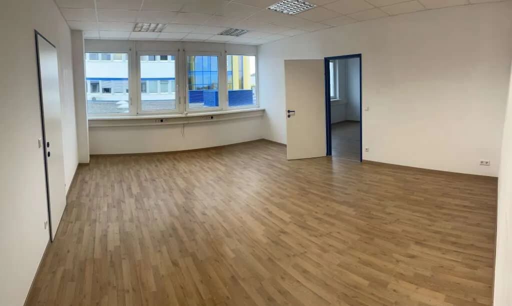2-Zimmer-Gewerbeimmobilie mieten in Baden – 66 m², € 857 – Bild 3 von 5