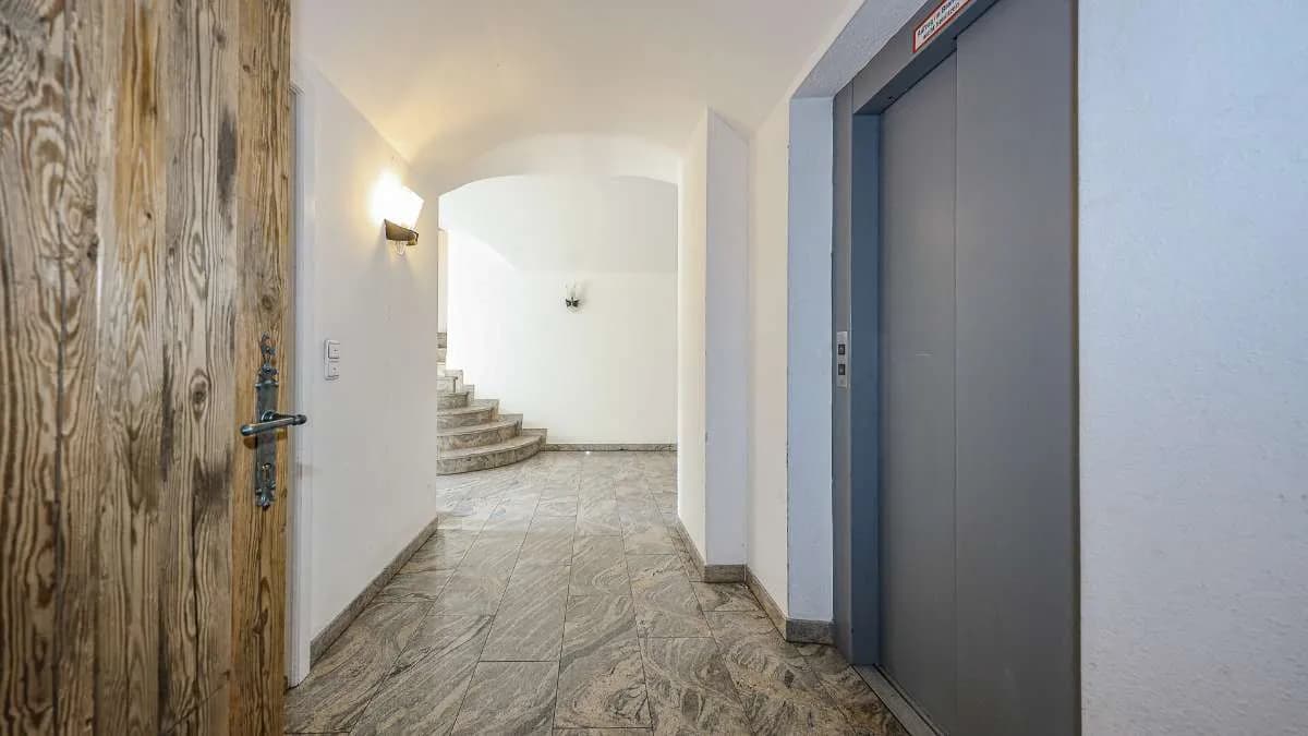 1-Zimmer-Gewerbeimmobilie mieten in Kitzbühel – 77 m², € 2.450 – Bild 12 von 17