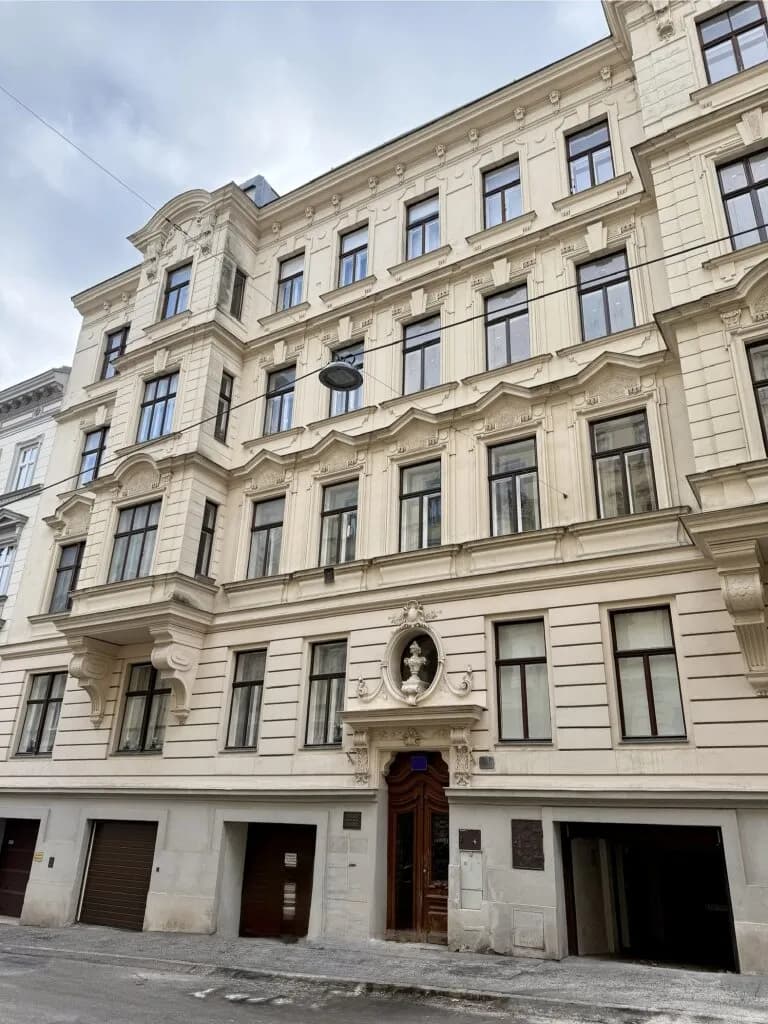 6-Zimmer-Wohnung mieten in Wien – 234 m², € 4.900 – Bild 18 von 19