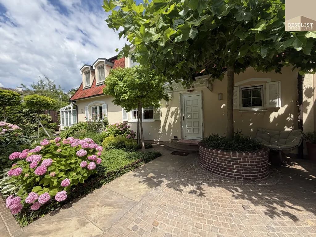 6-Zimmer-Haus kaufen in Baden – 209 m², € 1.200.000 – Bild 1 von 28