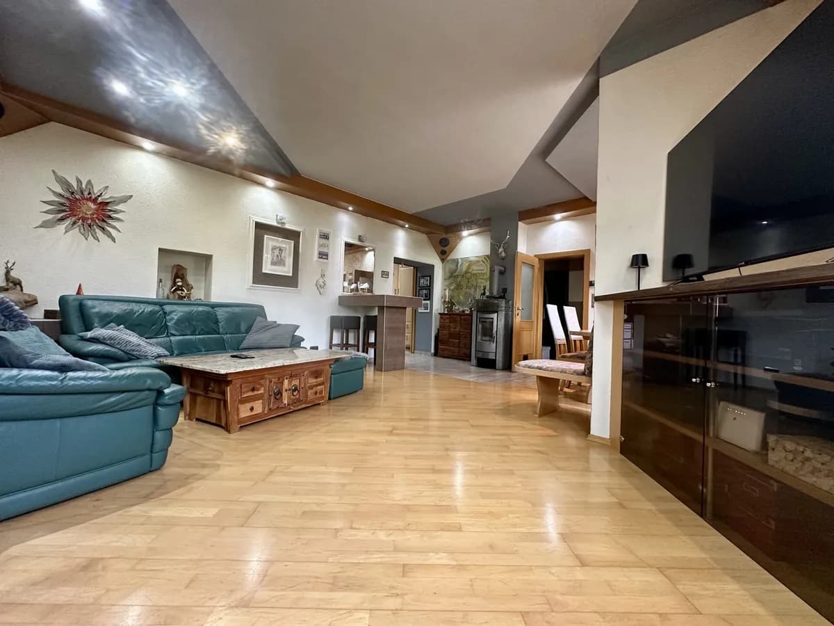 4-Zimmer-Gewerbeimmobilie kaufen in Baden – 147 m², € 599.000 – Bild 2 von 46