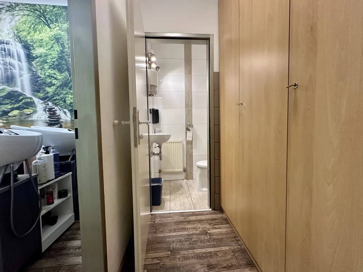 4-Zimmer-Gewerbeimmobilie kaufen in Baden – 147 m², € 599.000 – Bild 30 von 46