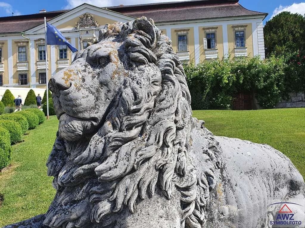 Haus kaufen in Linz Land – 1 000 m², € 1.600.000