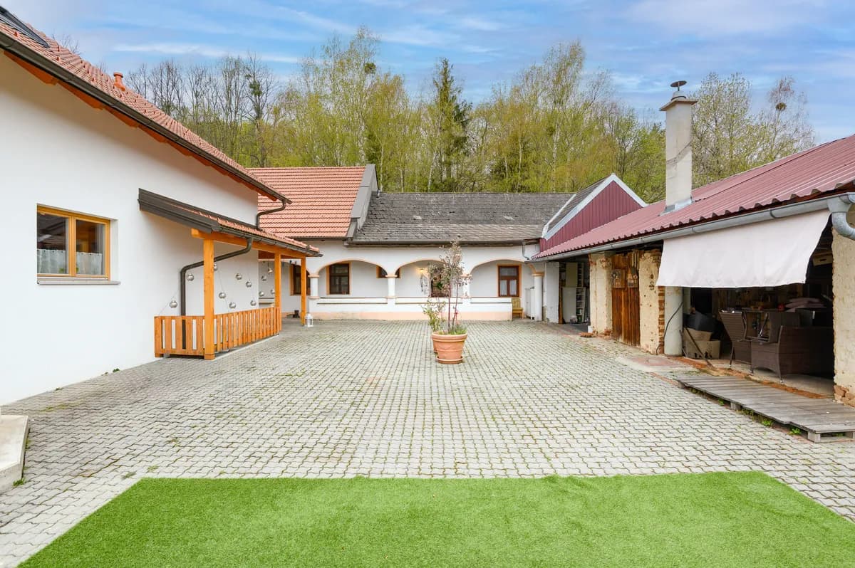 7-Zimmer-Haus kaufen in Oberwart – 249 m², € 675.000