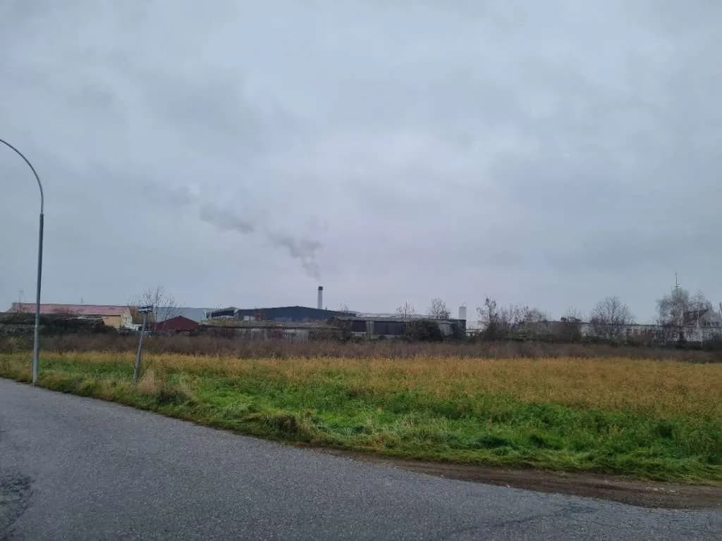 Immobilie mieten in Bruck an der Leitha – 2 500 m², € 3