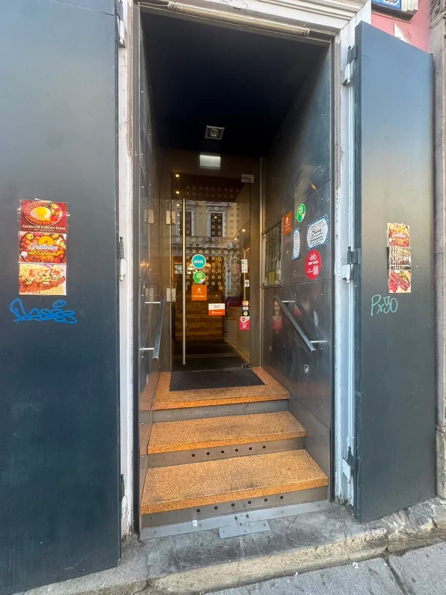 7-Zimmer-Gewerbeimmobilie mieten in Graz – 125 m², € 1.526 – Bild 2 von 17