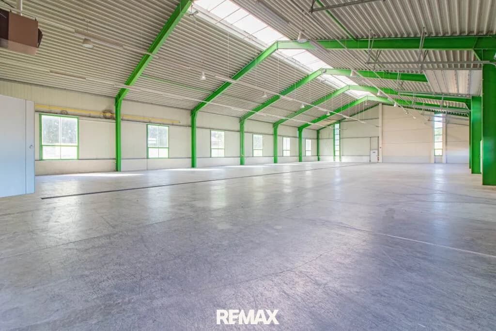 Gewerbeimmobilie mieten in Kirchdorf an der Krems – 985 m², € 5.600 – Bild 4 von 11