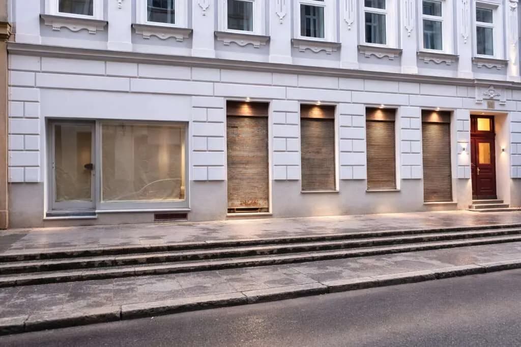 Gewerbeimmobilie kaufen in Wien – 100 m², € 299.000