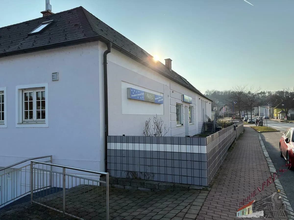 10-Zimmer-Haus mieten in Mattersburg – 700 m², € 2.430