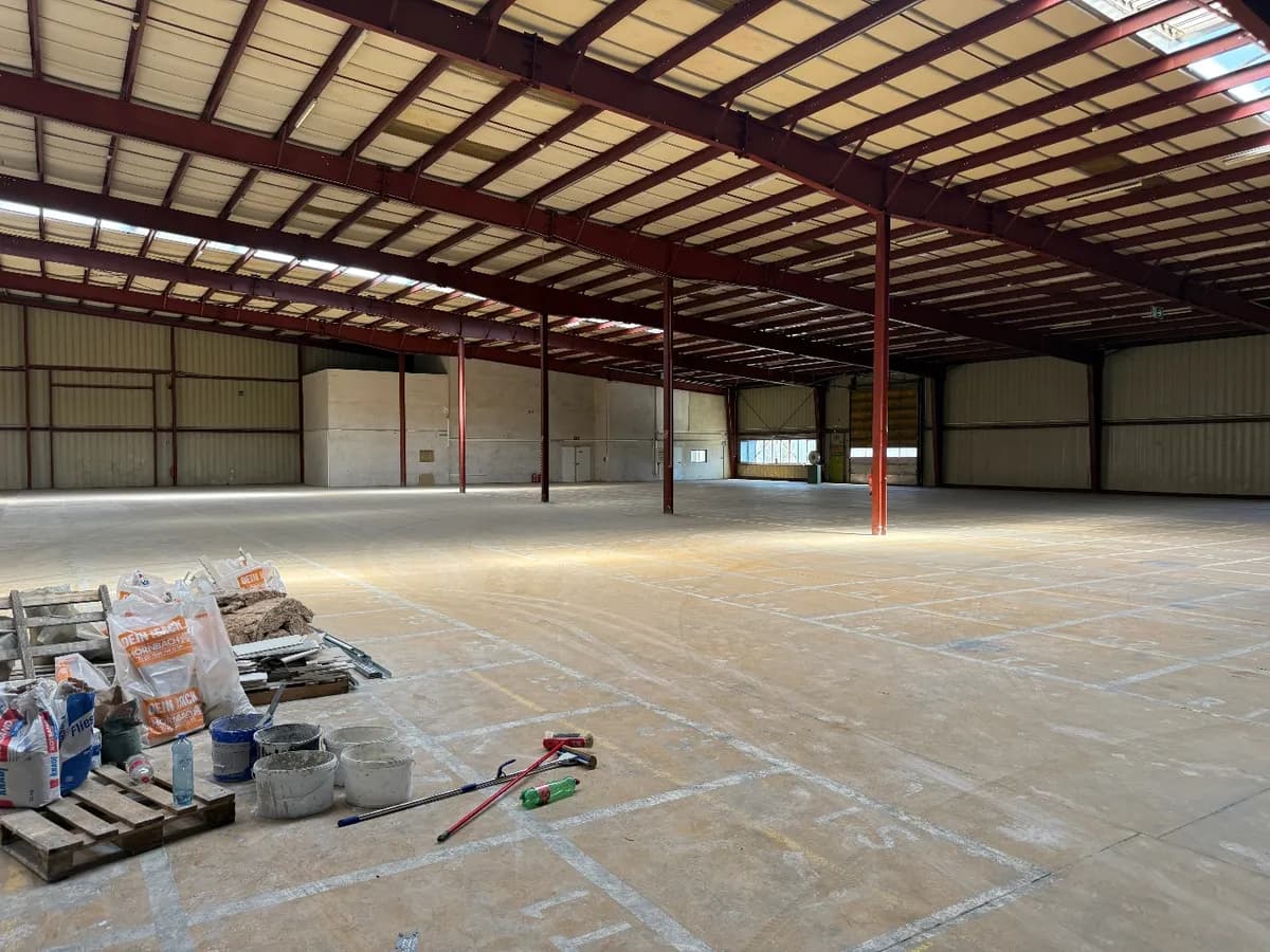 Gewerbeimmobilie mieten in Wien – 2 600 m², € 7.800 – Bild 10 von 16