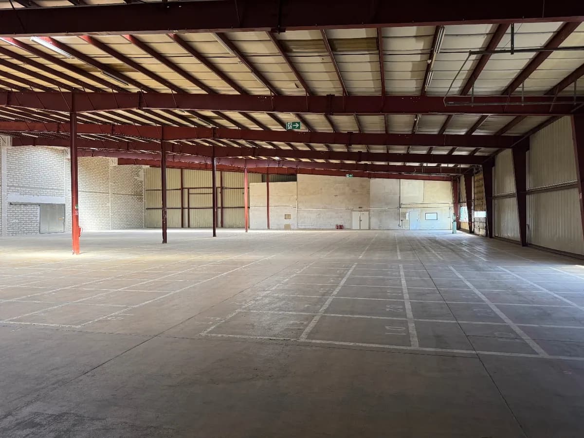 Gewerbeimmobilie mieten in Wien – 2 600 m², € 7.800 – Bild 12 von 16