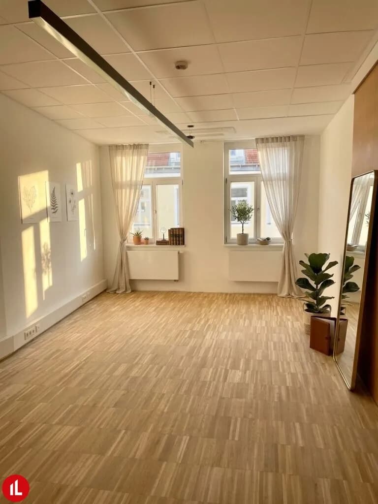 Gewerbeimmobilie mieten in Baden – 141 m², € 2.756
