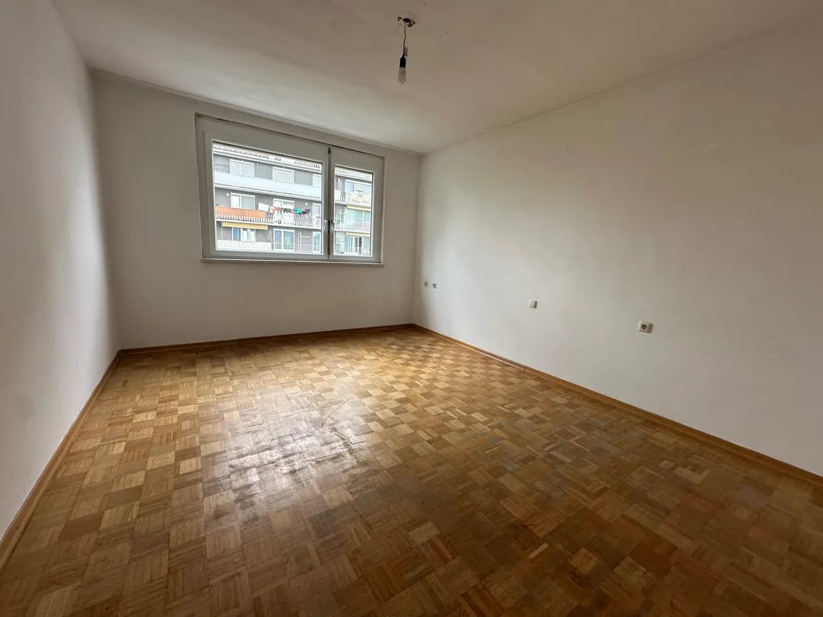 3-Zimmer-Wohnung kaufen in Graz – 100 m², € 198.000 – Bild 8 von 9