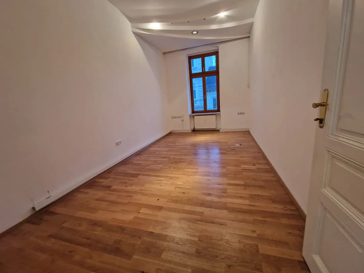 3-Zimmer-Gewerbeimmobilie mieten in Linz – 120 m², € 1.393 – Bild 2 von 8